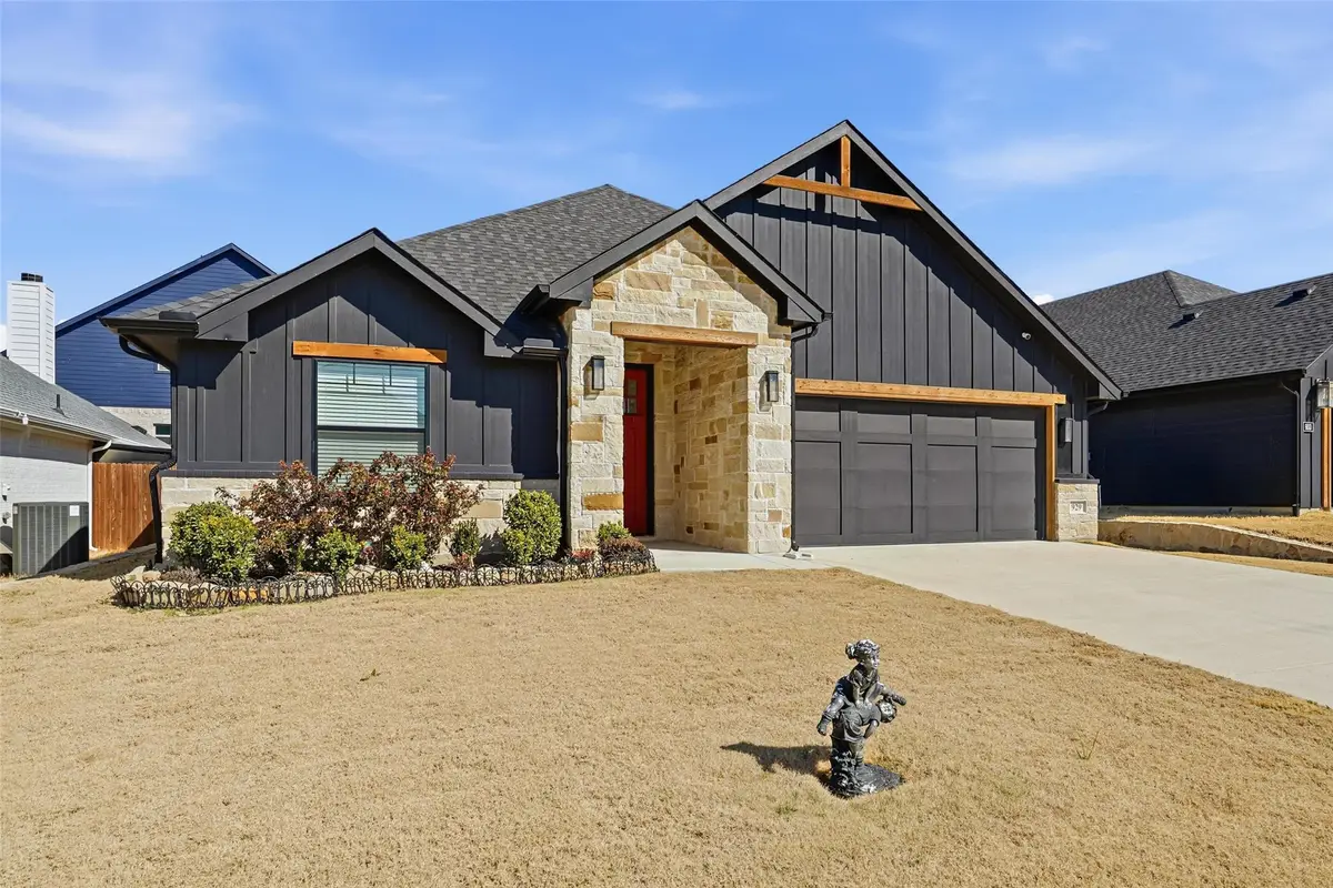 929 Tesslynn Avenue, Godley, TX 76044 - #1