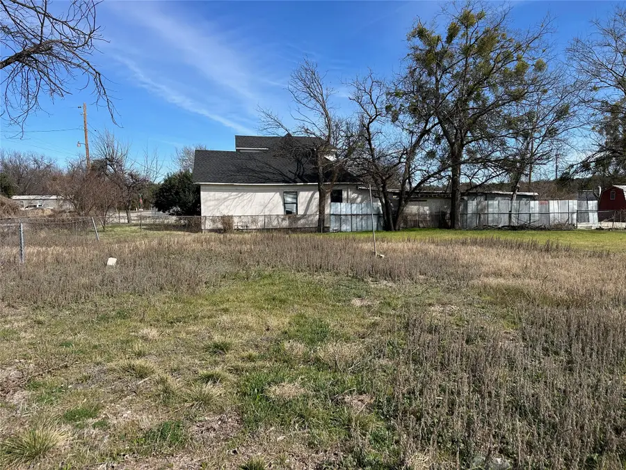 605 W Church Street, San Saba, TX 76877 - #2