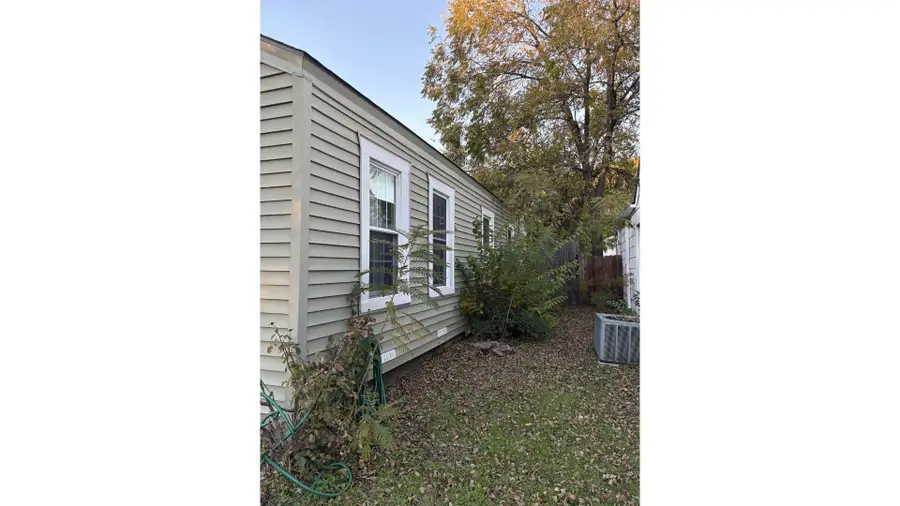 3908 Calmont Avenue, Fort Worth, TX 76107 - #3