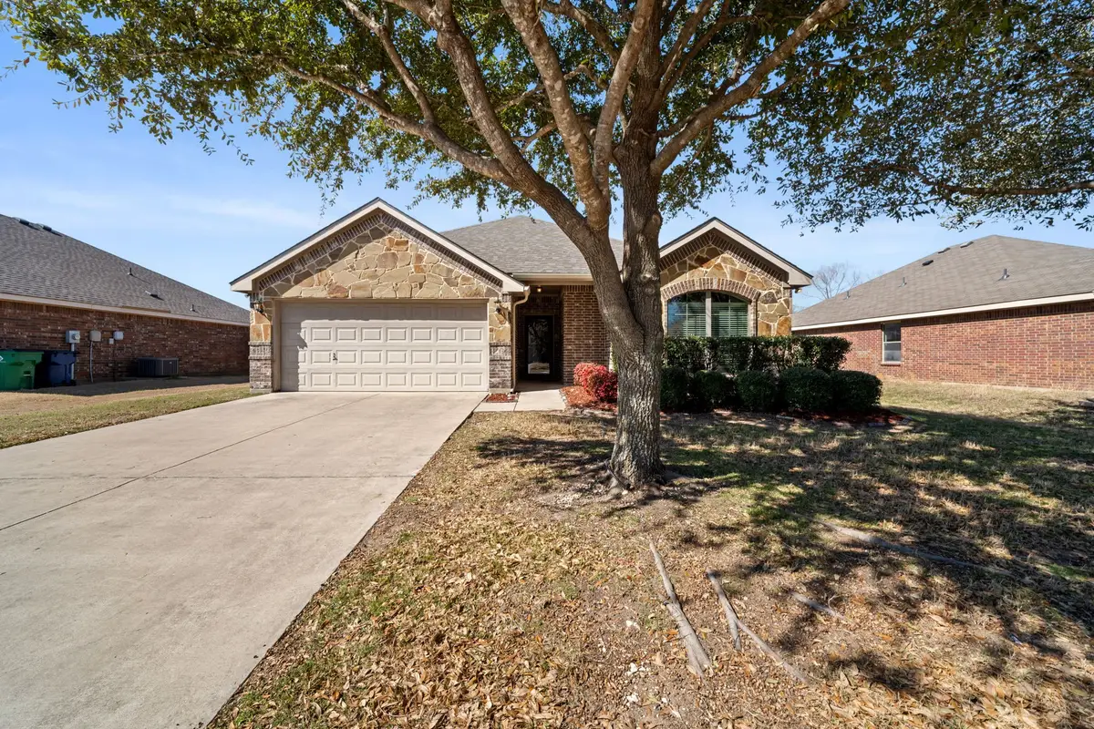 205 Commonwealth Circle, Waxahachie, TX 75165 - #1
