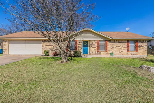 332 Lindenwood Lane S, Hewitt, TX 76643