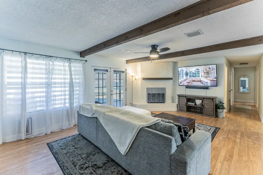 332 Lindenwood Lane S, Hewitt, TX 76643 - #3