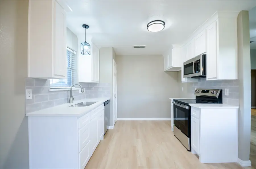 200 Seminole Trail, Alvarado, TX 76009 - #2