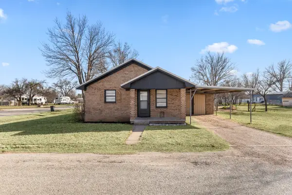 201 W Belknap Street, Seymour, TX 76380
