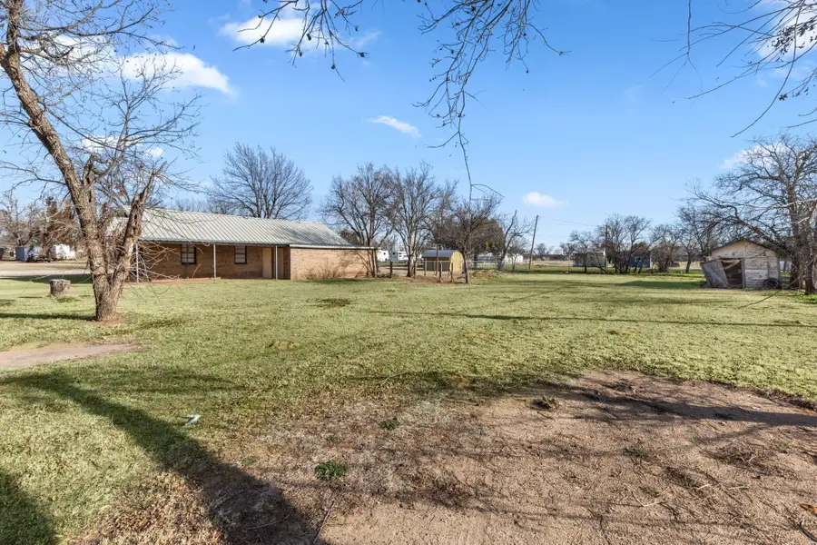 201 W Belknap Street, Seymour, TX 76380 - #3