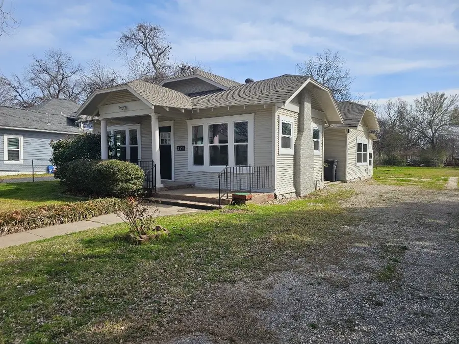 217 W Heard Street, Cleburne, TX 76033 - #2