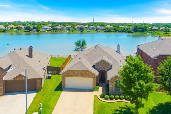 5541 Grenada Drive, Fort Worth, TX 76119