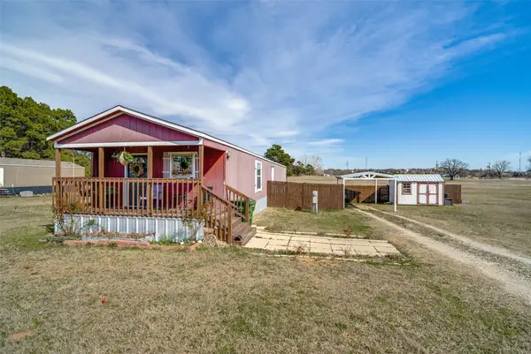 212 Farmhouse Road, Springtown, TX 76082