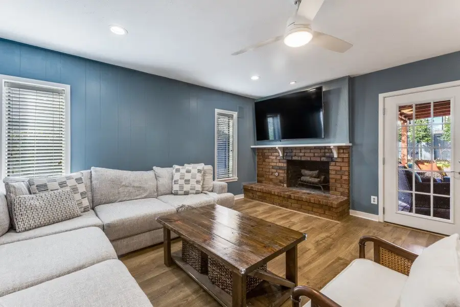 10819 Wallbrook Drive, Dallas, TX 75238 - #3