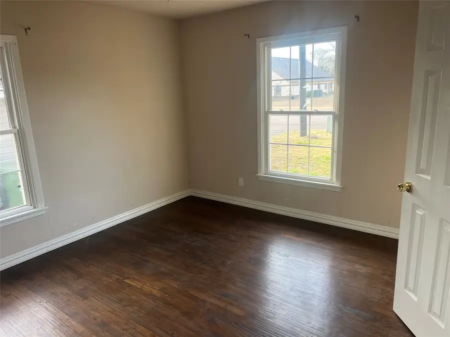 719 North Avenue, Whitesboro, TX 76273 - #3