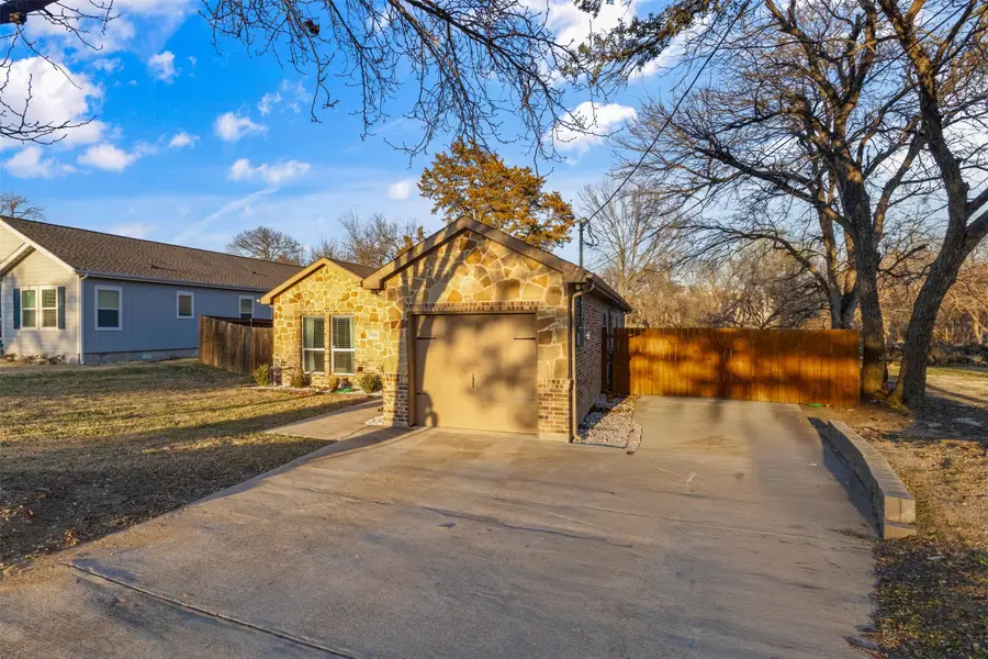 4406 Fernwood Avenue, Dallas, TX 75216 - #2