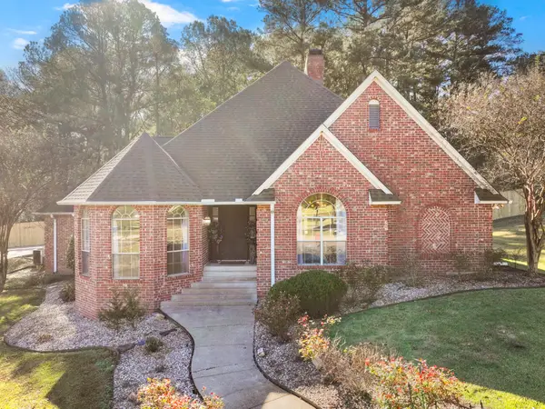 912 Fleming Drive, Mt Pleasant, TX 75455