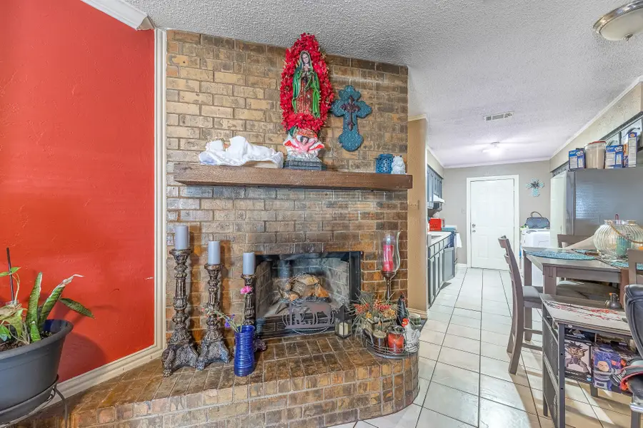 616 W Cedar, Arlington, TX 76011 - #3