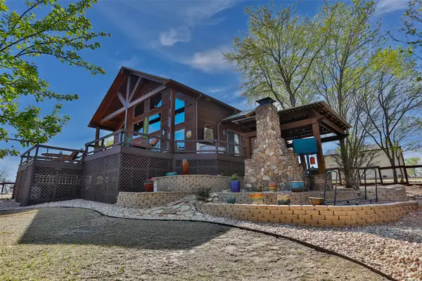 229 Southside Drive, Gainesville, TX 76240