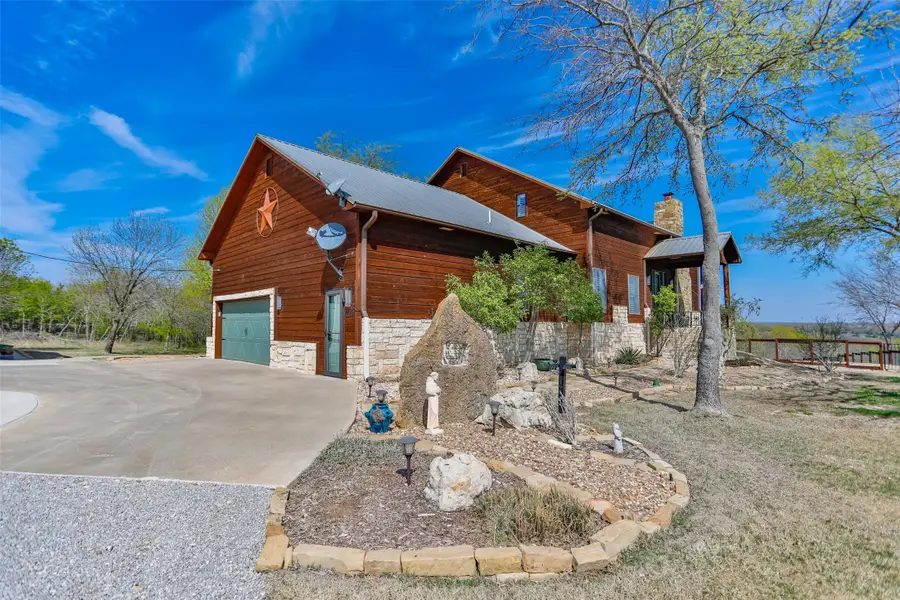 229 Southside Drive, Gainesville, TX 76240 - #2