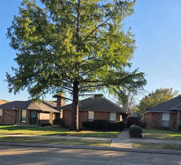 718 Red Oak Drive, Lewisville, TX 75067