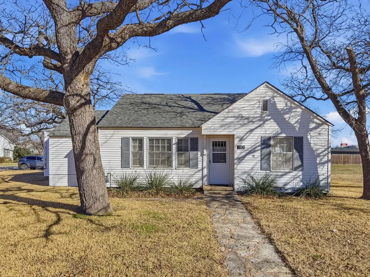 110 N Bouldin Street, Hamilton, TX 76531 - #1
