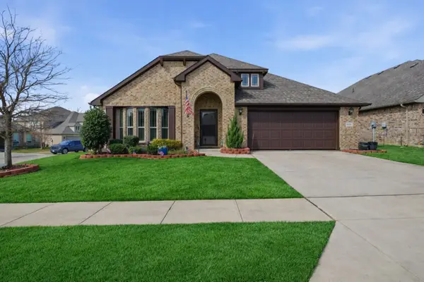 404 Moss Cove Drive, Aubrey, TX 76227