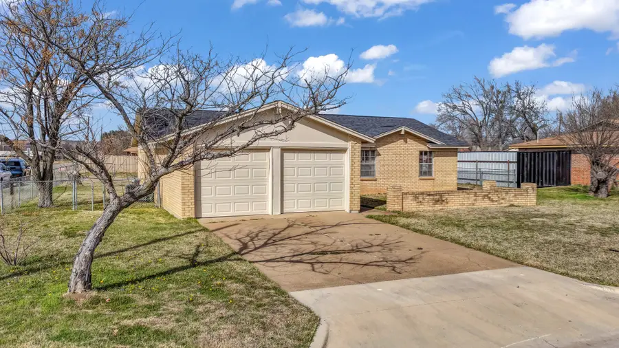 1701 12th Street, Mineral Wells, TX 76067 - #2