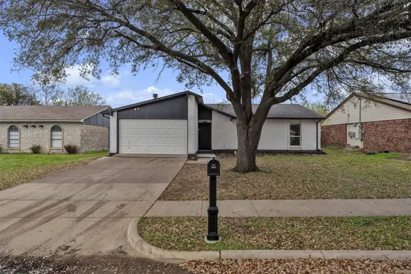 7449 Sandhurst Lane S, North Richland Hills, TX 76182