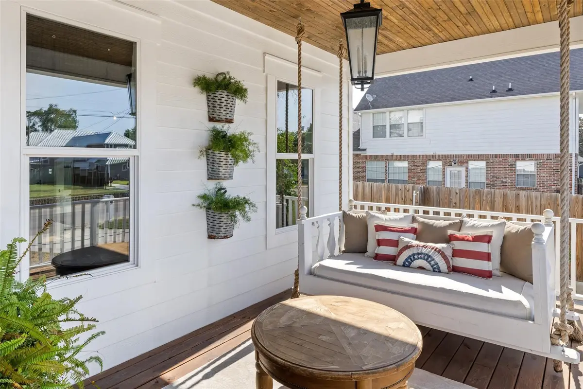 1109 E Oakdale Road, Irving, TX 75060 - #1