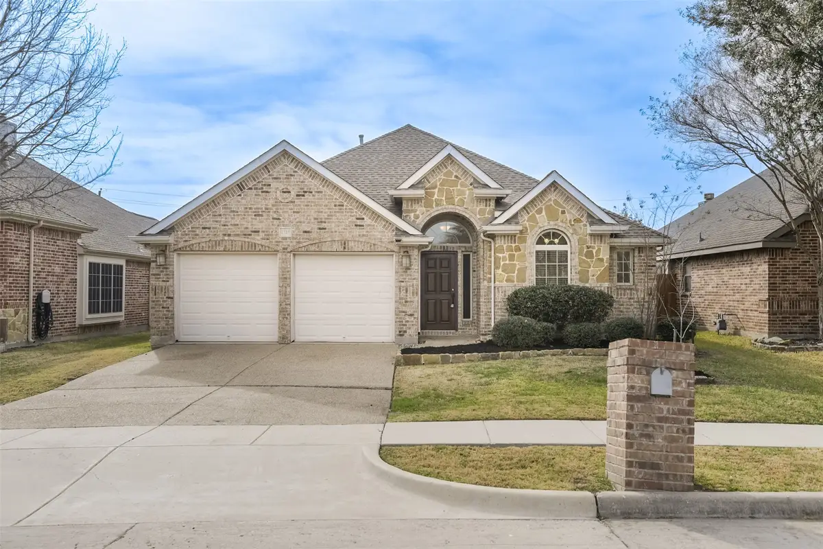 2727 Waterway Drive, Grand Prairie, TX 75054 - #1