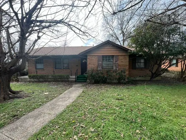 2477 Pinebluff Drive, Dallas, TX 75228