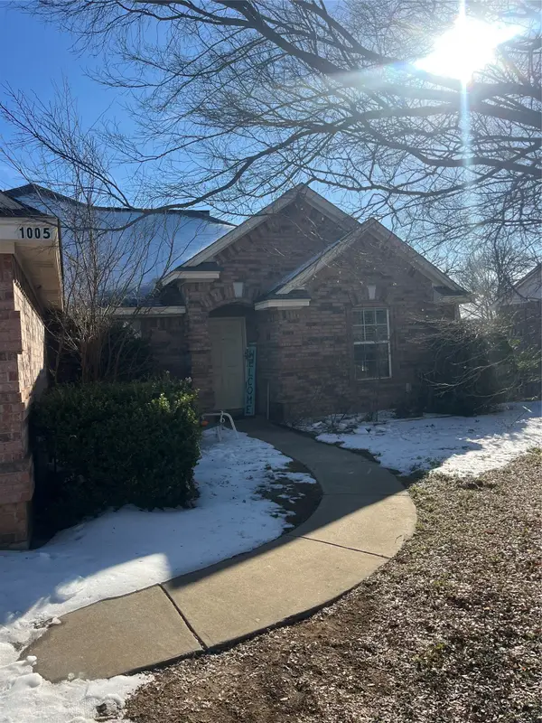 1005 Karen Street, Aubrey, TX 76227