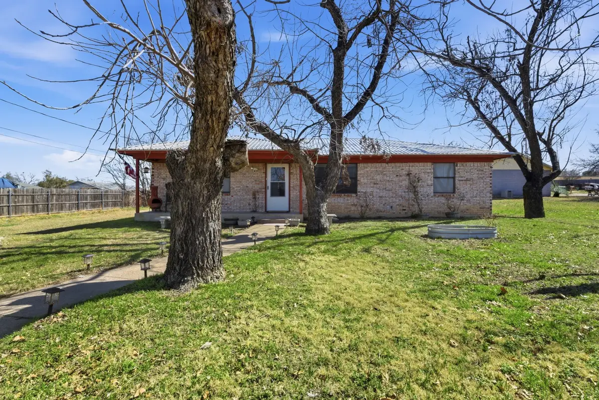 504 N Hall Street, Hamilton, TX 76531 - #1