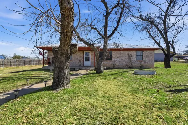 504 N Hall Street, Hamilton, TX 76531