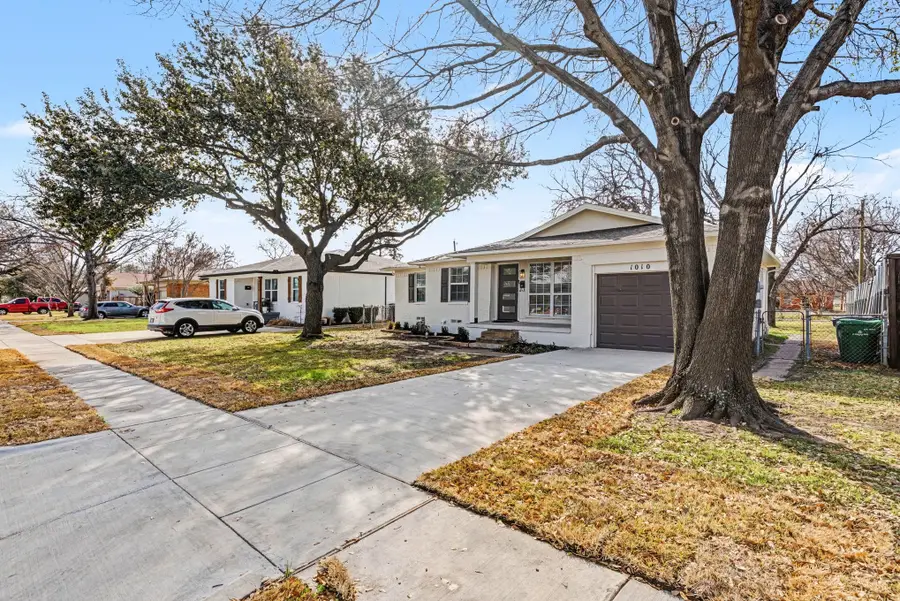 1010 Noble Avenue, Carrollton, TX 75006 - #2