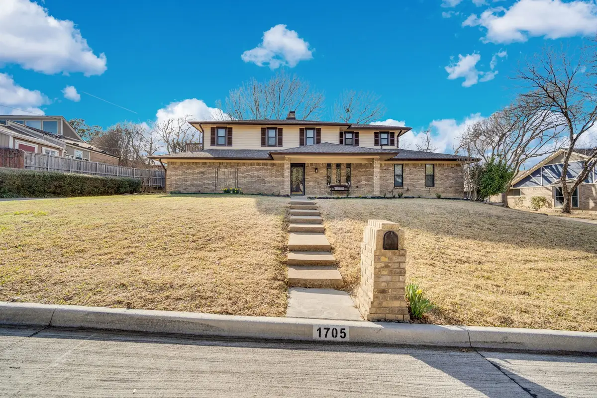 1705 Northtown Drive, Grand Prairie, TX 75050 - #1