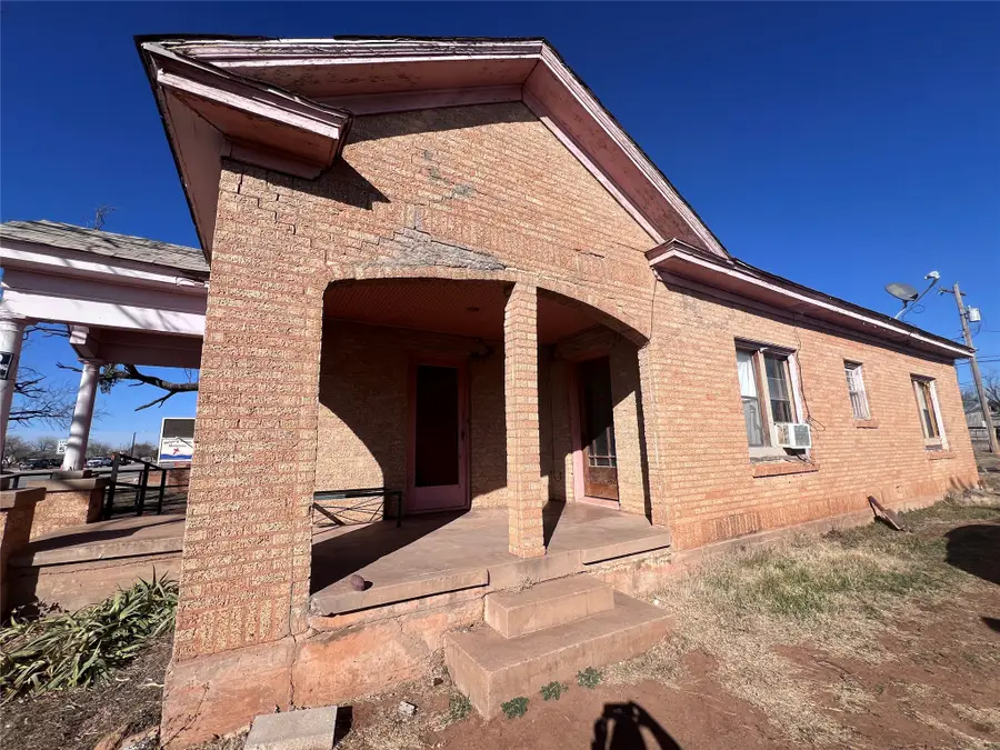 407 Commercial Avenue, Anson, TX 79501 - #2