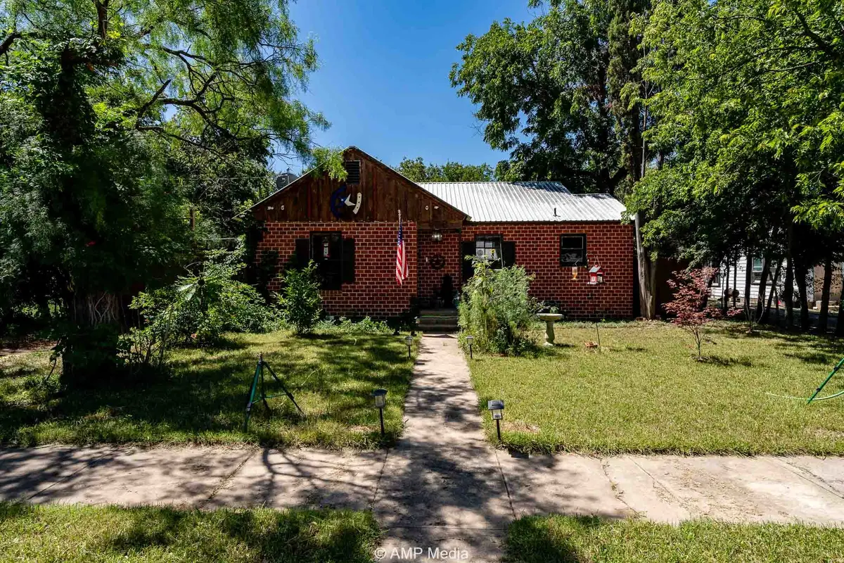 406 E 9th Street E, Coleman, TX 76834 - #1