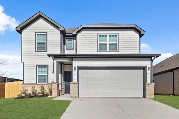 1032 Wingjet Way, Fort Worth, TX 76131