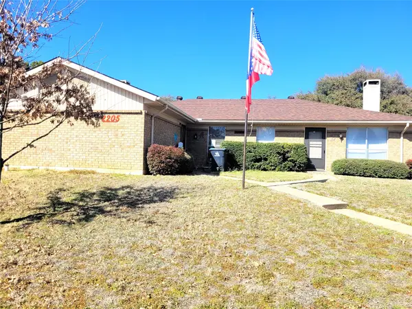 2205 Viewtop Lane, Arlington, TX 76012