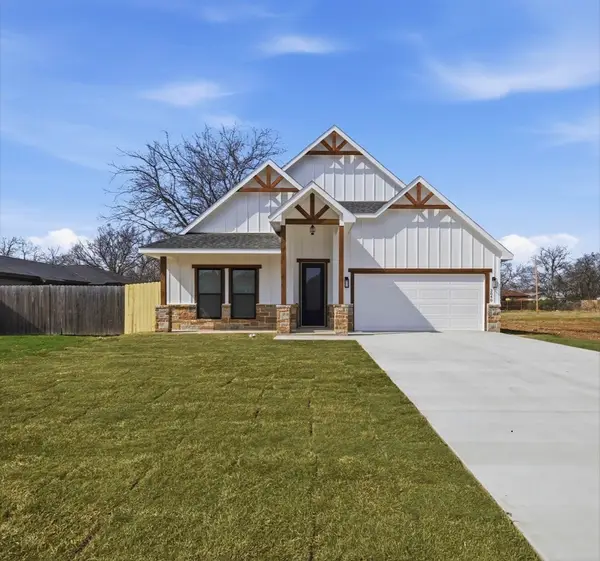 3840 Waldorf Street, Fort Worth, TX 76119