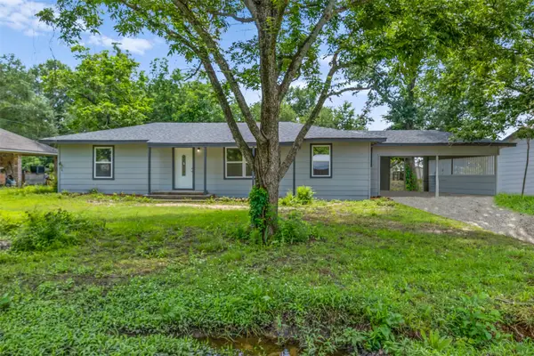 119 Circle Drive, Bogata, TX 75417