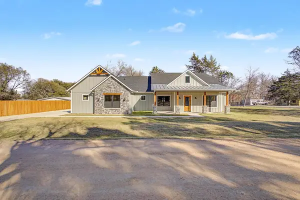 32 Pine Drive, Pottsboro, TX 75076