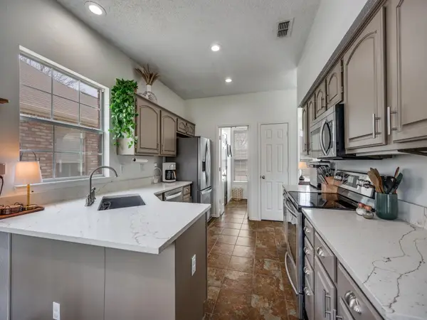 5820 Madison Drive, The Colony, TX 75056