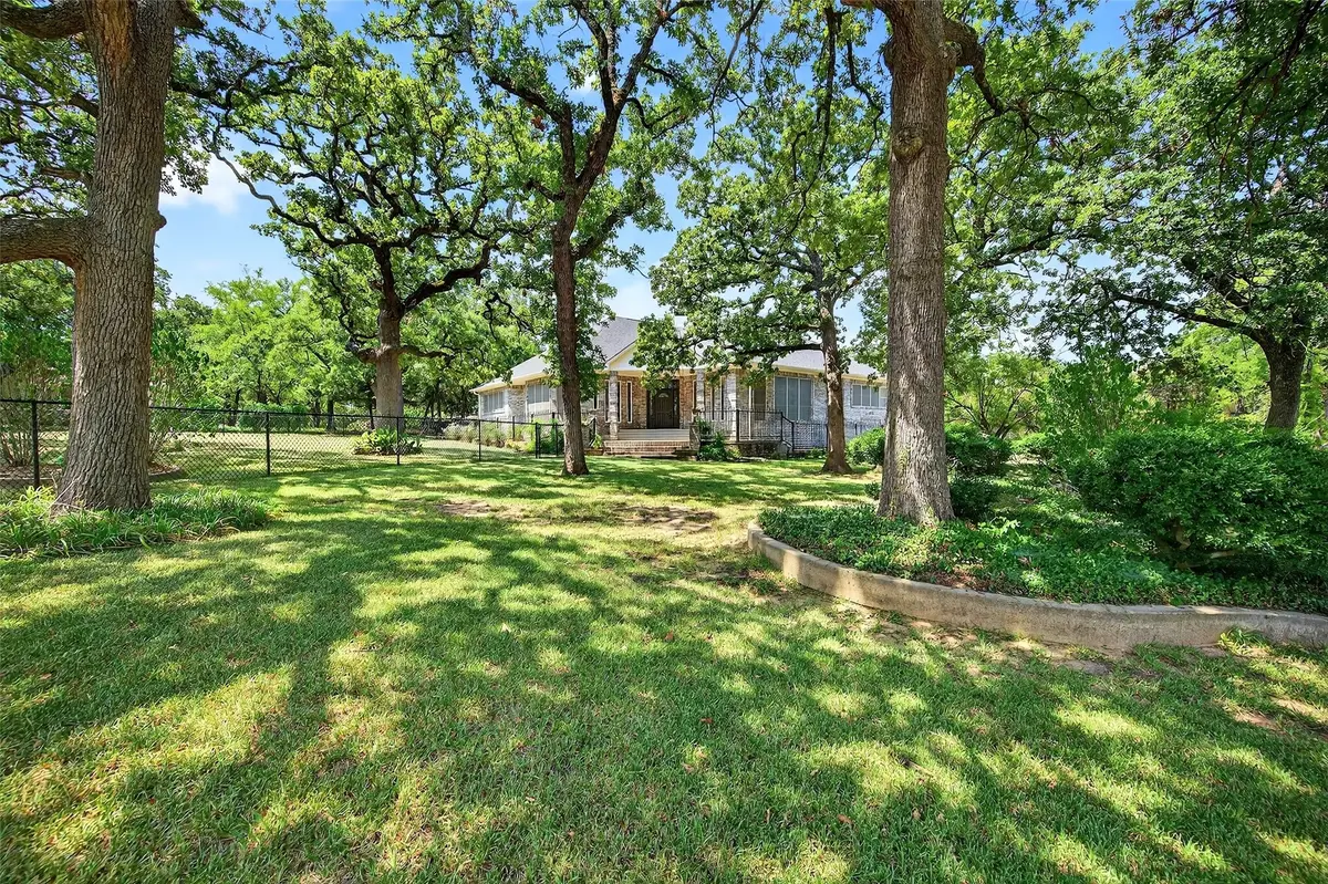 102 Santee Drive, Lake Kiowa, TX 76240 - #1
