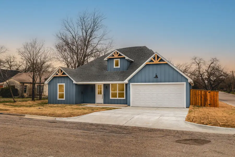 621 Oaklawn Drive, River Oaks, TX 76114 - #2