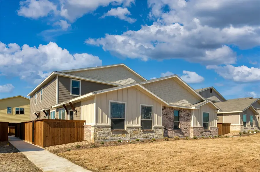 701-703-705-707 Harvest Moon Drive, Venus, TX 76084 - #2