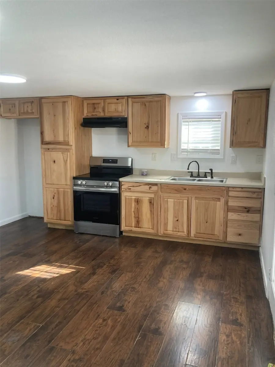 307 W Sherman Street, Bells, TX 75414 - #3