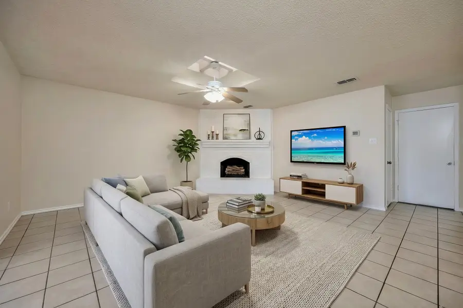 821 Timberoaks Drive, Azle, TX 76020 - #2