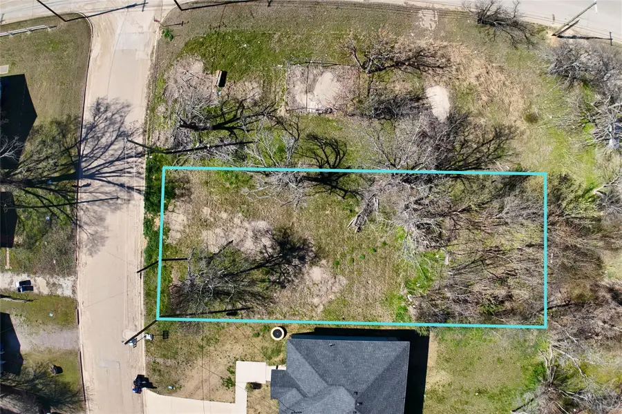 704 E 4th Avenue, Corsicana, TX 75110 - #2