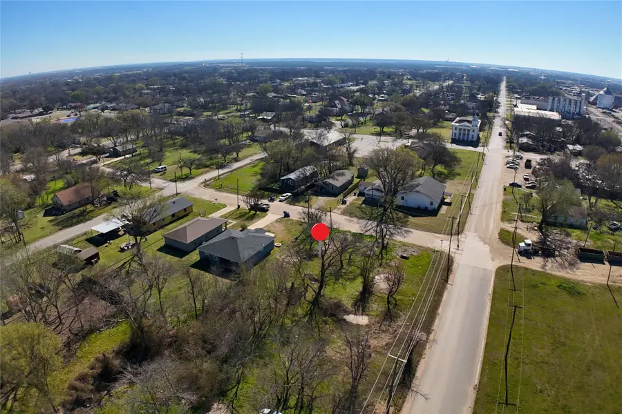 704 E 4th Avenue, Corsicana, TX 75110 - #3