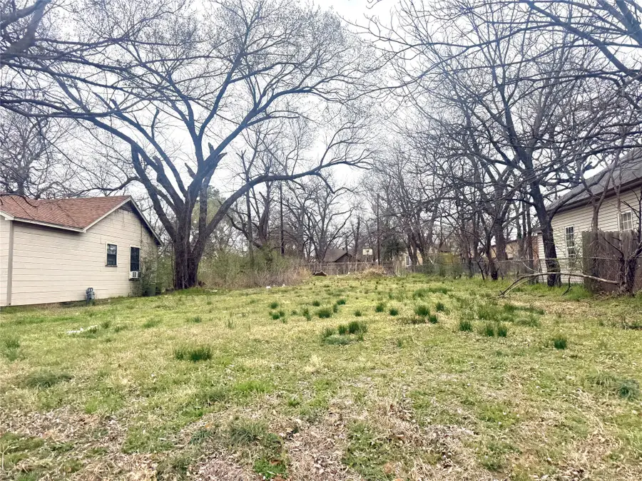 217 W Acheson Street, Denison, TX 75020 - #2