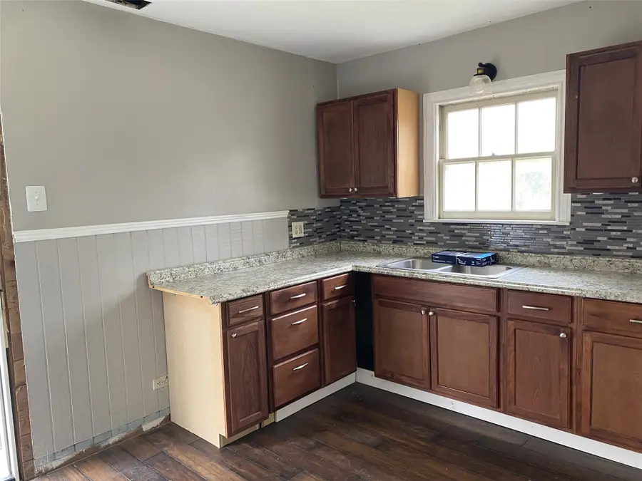 309 E Park Drive, Overton, TX 75684 - #2