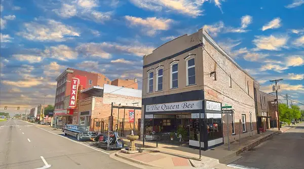 2702 Lee Street, Greenville, TX 75401